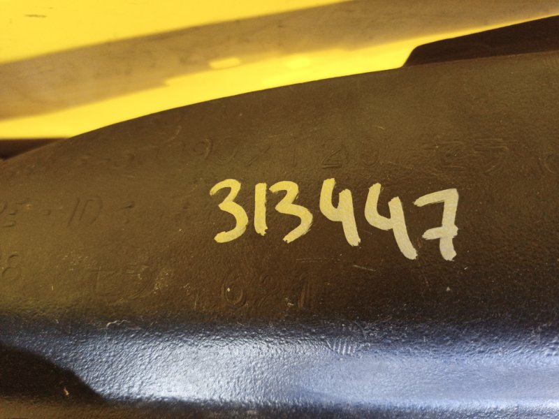 Подкрылок левый LAND CRUISER PRADO 150 09-17