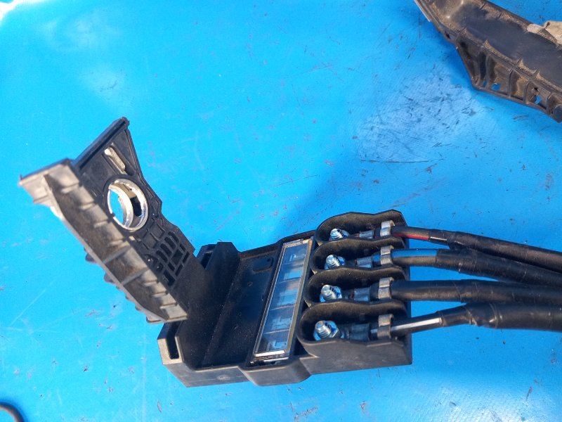 Блок предохранителей моторный отсек PRIUS 16- 2017 XW50