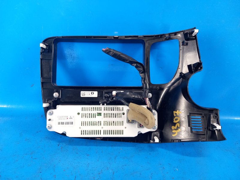 Накладка торпедо под магнитолу OUTLANDER GF 12- 2013 2.4