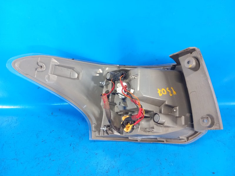 Фонарь наружный правый OUTLANDER GF 12- 2013 2.4