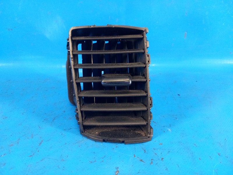 Дефлектор воздушный правый MITSUBISHI OUTLANDER GF 12- 2013 2.4 8030A204 Б/У