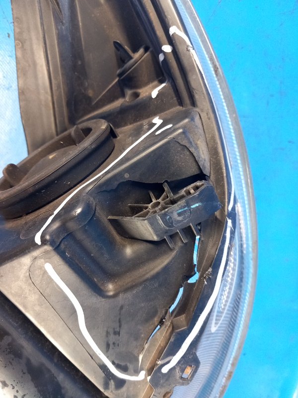 Фара правая FOCUS 10-18 2015 2.0 C20HDEX