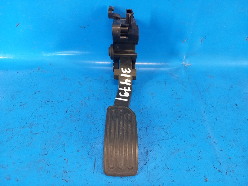 Педаль газа NISSAN SENTRA B17 12-21 2015 B17 1.8 MRA8DE 180023RA0B Б/У