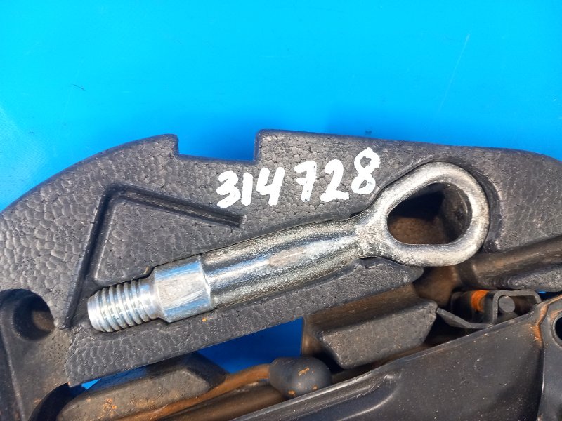 Запчасть крюк буксировочный HONDA CIVIC ES 00-05 2005 1.7 L D17A Б/У Крюк буксировочный HONDA CIVIC ES 00-05 2005 1.7 L D17A Б/У