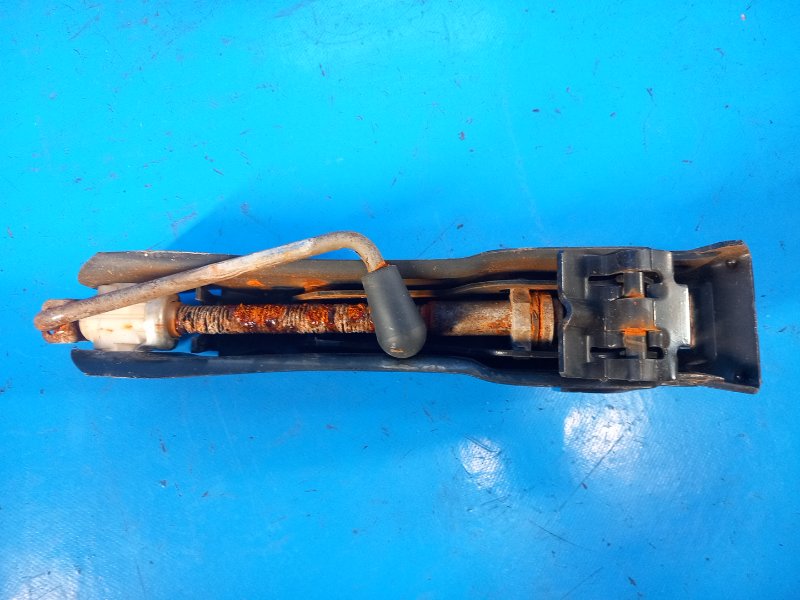 Домкрат HONDA CIVIC ES 00-05 1.7 L D17A Домкрат HONDA CIVIC ES 00-05 1.7 L D17A