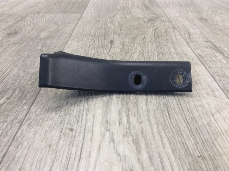 Накладка петли крышки багажника левая OUTLANDER XL 05-13 2007 Внедорожник 3.0 6B31