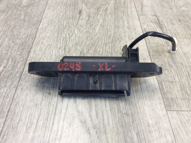 Кнопка открывания багажника наружная MITSUBISHI OUTLANDER XL 05-13 2007 Внедорожник 3.0 6B31 MR959664 Б/У