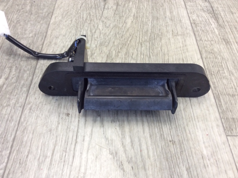 Кнопка открывания багажника наружная OUTLANDER XL 05-13 2007 Внедорожник 3.0 6B31