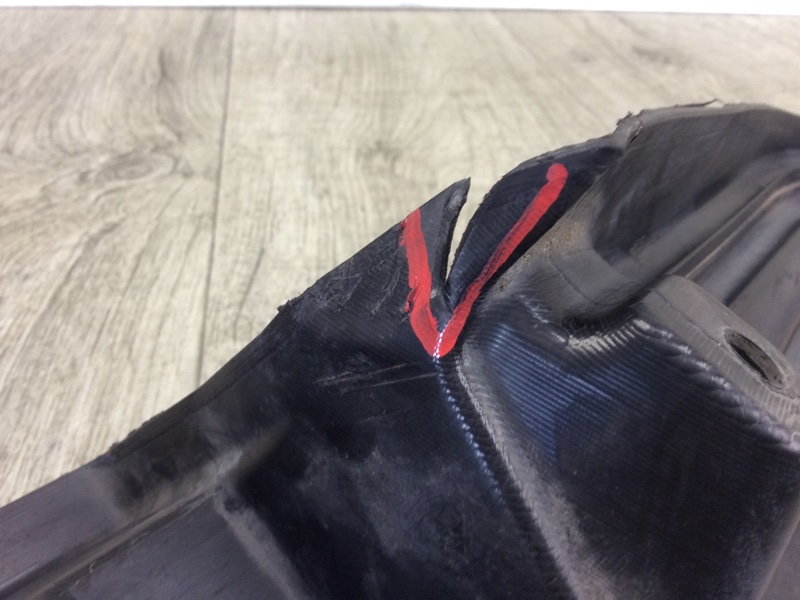 Накладка замка капота MITSUBISHI OUTLANDER XL 05-13 Внедорожник 3.0 6B31 Накладка замка капота MITSUBISHI OUTLANDER XL 05-13 Внедорожник 3.0 6B31