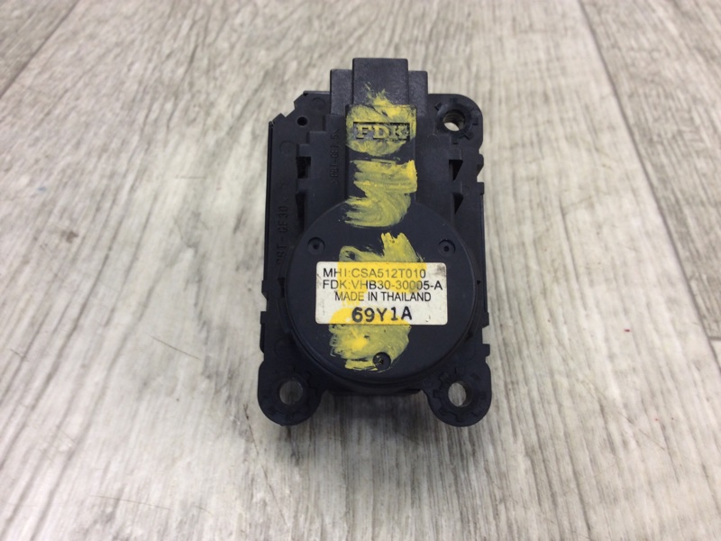 Запчасть моторчик заслонки печки MITSUBISHI OUTLANDER XL 05-13 2007 Внедорожник 3.0 6B31 7820A080 Б/У Моторчик заслонки печки MITSUBISHI OUTLANDER XL 05-13 2007 Внедорожник 3.0 6B31 7820A080 Б/У