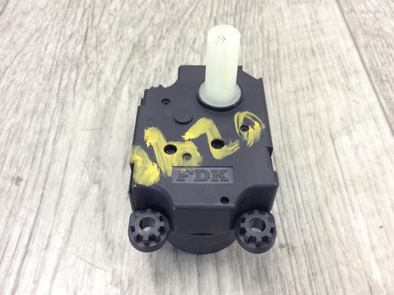 Моторчик заслонки печки OUTLANDER XL 05-13 2007 Внедорожник 3.0 6B31