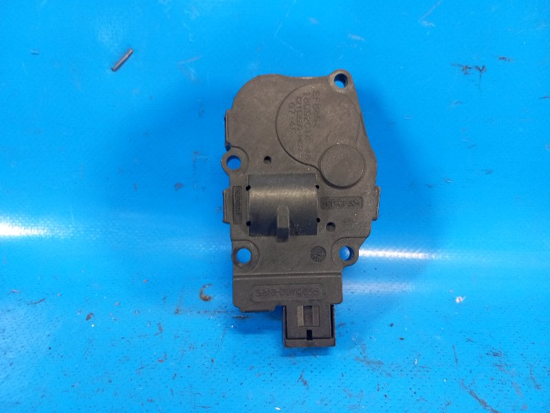 Моторчик заслонки печки COOPER (F56) 14-18 2014 F56 B38M 1.5T