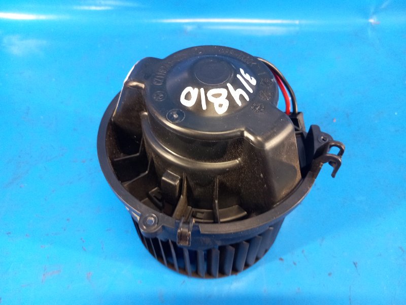 Моторчик печки MINI COOPER (F56) 14-18 F56 B38M 1.5T Моторчик печки MINI COOPER (F56) 14-18 F56 B38M 1.5T