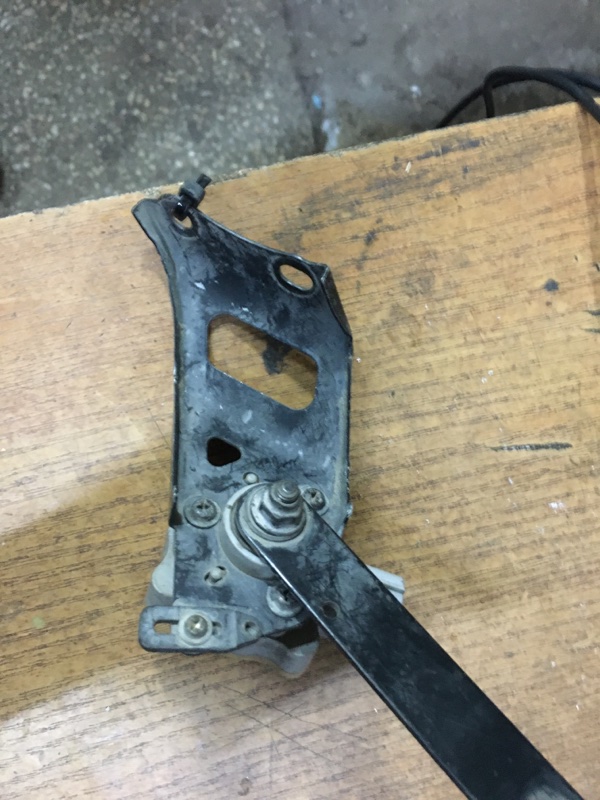 Датчик положения кузова LEXUS LX470 98-07 Датчик положения кузова LEXUS LX470 98-07