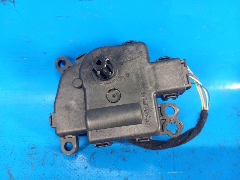 Моторчик заслонки печки FUSION 14- 2014 C25HDEX