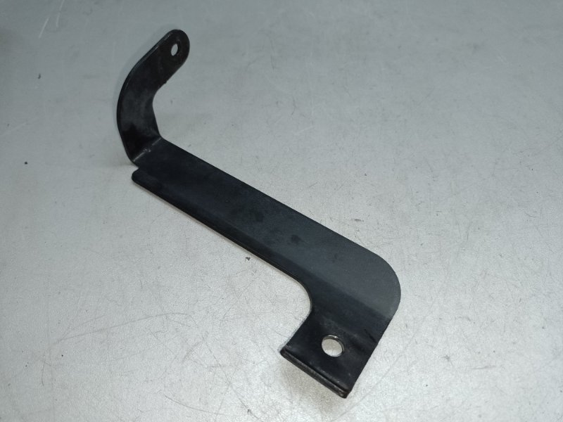 Кронштейн левый TOUAREG 02-10 2007 BHK 3.6