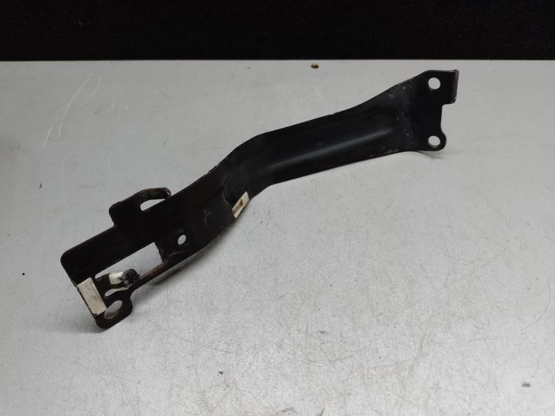 Запчасть кронштейн заднего бампера правый MAZDA CX-5 (KF) 16-21 2018 2.5 PY-VPS KB7W-52-B22A Б/У Кронштейн заднего бампера правый MAZDA CX-5 (KF) 16-21 2018 2.5 PY-VPS KB7W-52-B22A Б/У