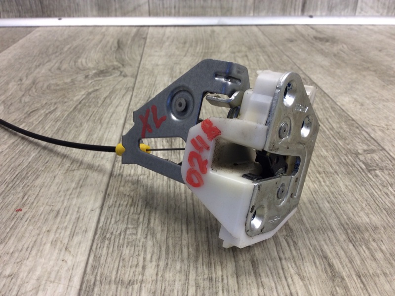 Замок борта левый OUTLANDER XL 05-13 2007 Внедорожник 3.0 6B31