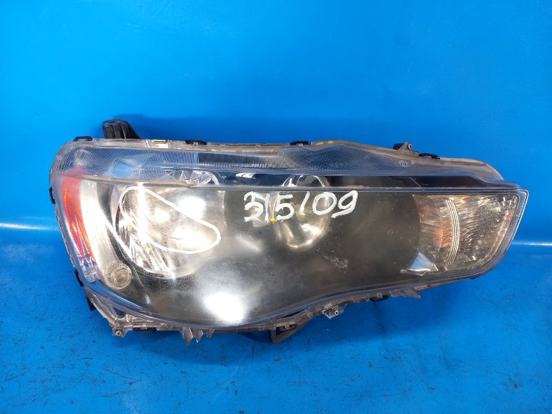 Фара правая MITSUBISHI OUTLANDER XL 05-13 2011 2.4 4B12 8301B930 Б/У
