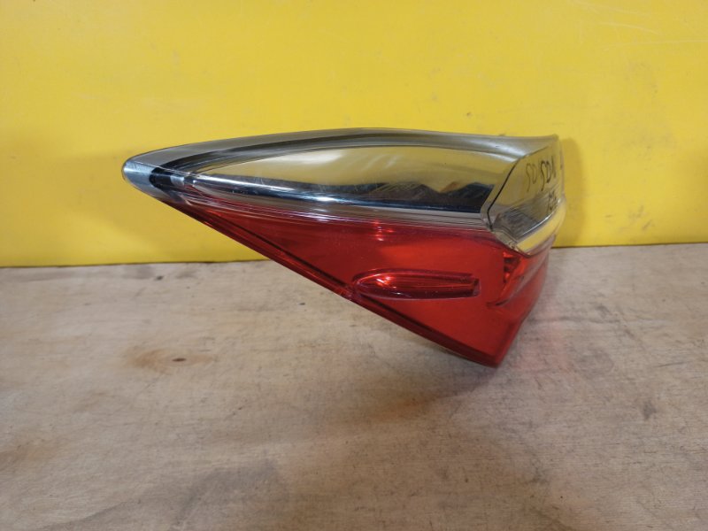 Фонарь наружный левый COROLLA 12-19 E180 Фонарь наружный левый COROLLA 12-19 E180