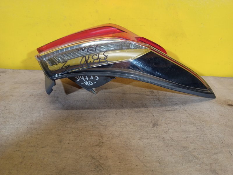 Фонарь наружный левый COROLLA 12-19 E180 Фонарь наружный левый COROLLA 12-19 E180