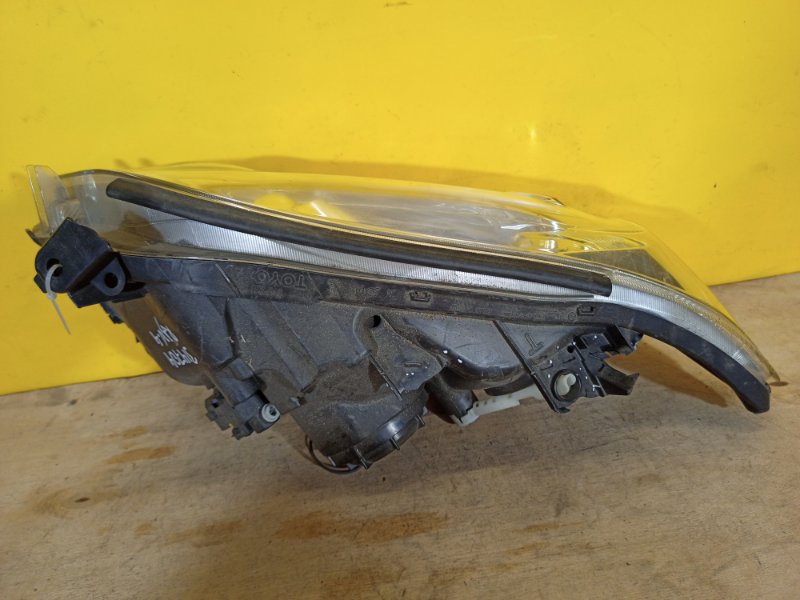 Фара правая RAV4 05-12 Фара правая RAV4 05-12