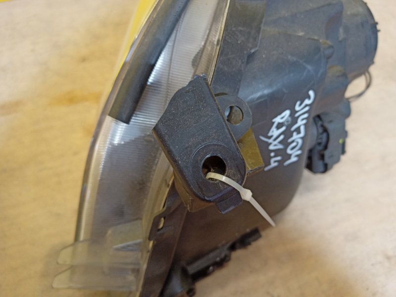 Фара правая RAV4 05-12 Фара правая RAV4 05-12