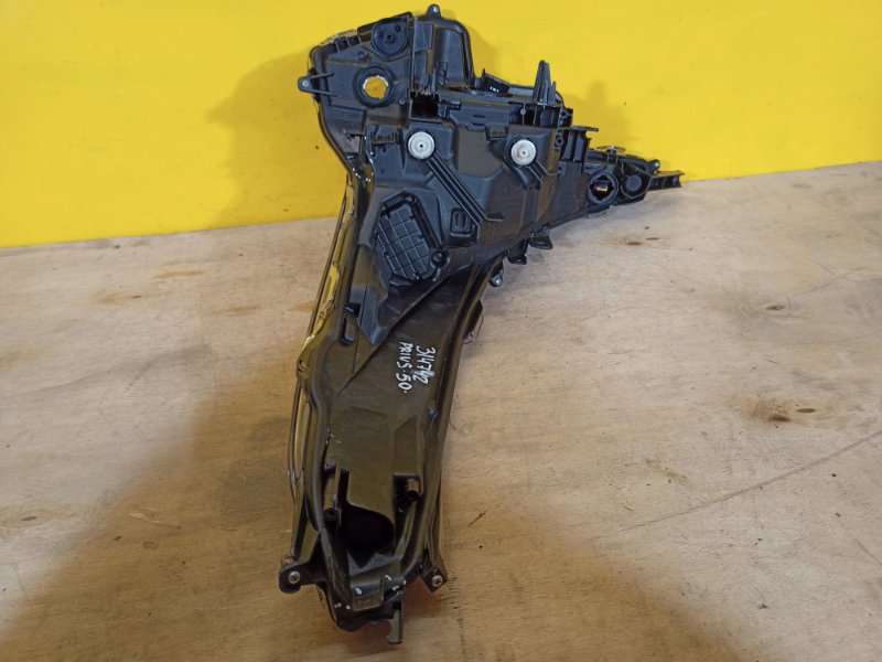 Фара правая PRIUS 16- Фара правая PRIUS 16-