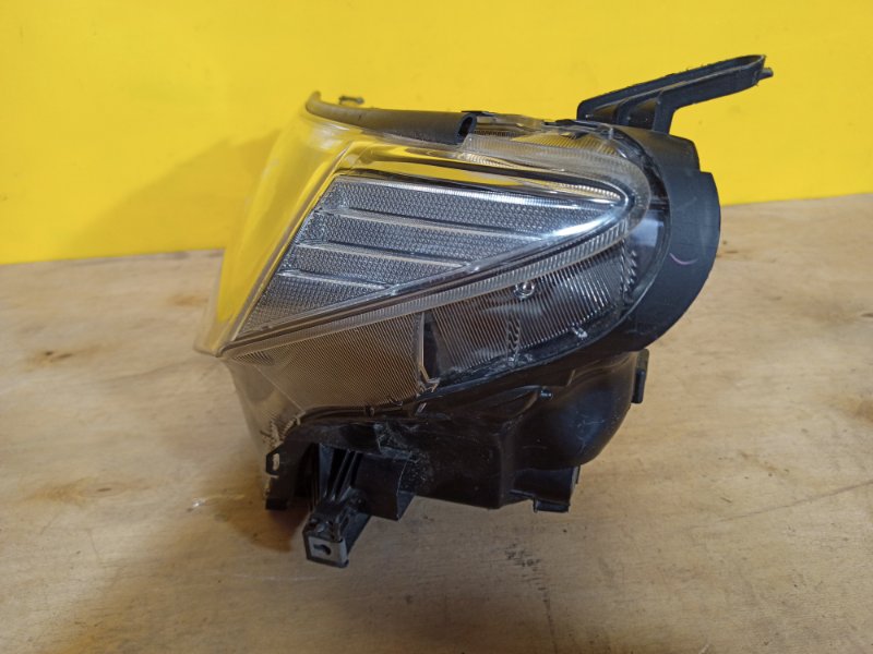 Фара левая RAV4 13-19