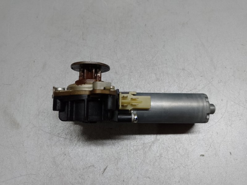 Моторчик регулировки сиденья передний левый GL-CLASS X164 06-12 2011 M273923 4.7L