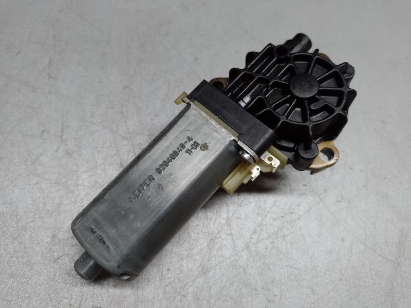 Моторчик регулировки сиденья передний левый MERCEDES GL-CLASS X164 06-12 M273923 4.7L