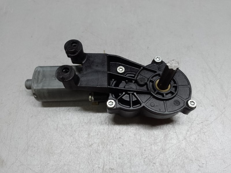 Моторчик регулировки сиденья передний левый MERCEDES GL-CLASS X164 06-12 2011 M273923 4.7L 0 390 203 210 Б/У