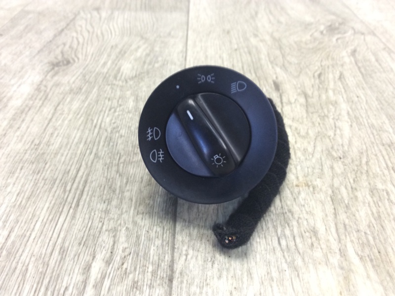 Запчасть блок управления освещением PORSCHE CAYENNE 02-07 2006 955 4.5i M48 95561323502 Б/У Блок управления освещением PORSCHE CAYENNE 02-07 2006 955 4.5i M48 95561323502 Б/У