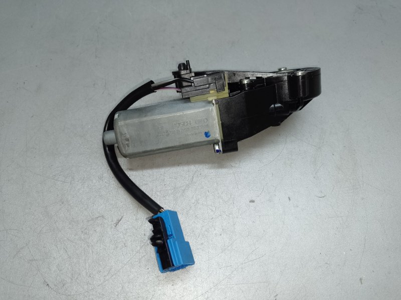 Моторчик регулировки сиденья передний левый GL-CLASS X164 06-12 2011 M273923 4.7L