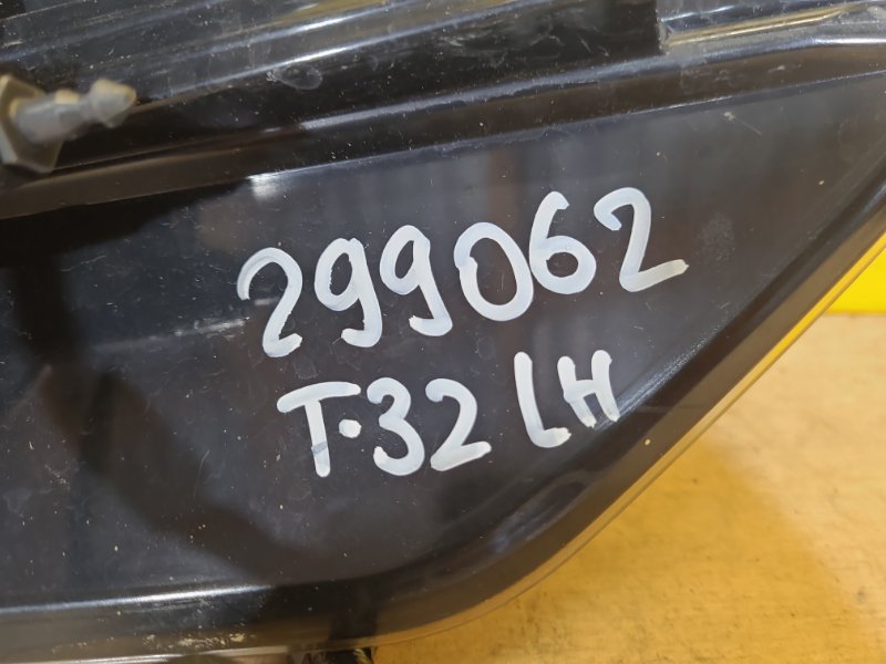 Фонарь наружный задний левый X-TRAIL/ROGUE T32 13-20