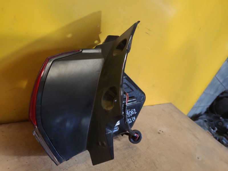 Фонарь наружный задний левый X-TRAIL/ROGUE T32 13-20