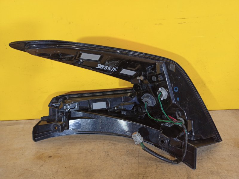 Фонарь наружный левый LEAF 18-