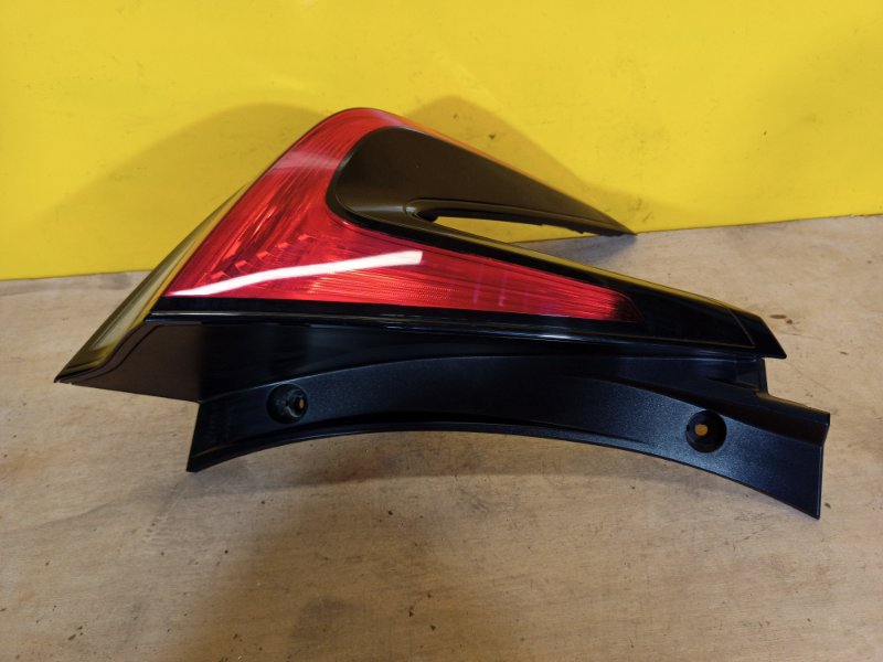 Фонарь наружный левый LEAF 18-