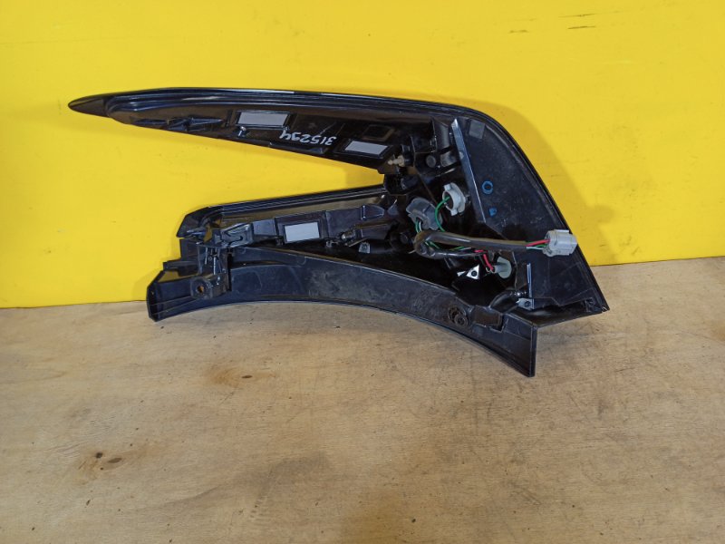 Фонарь наружный левый LEAF 18-