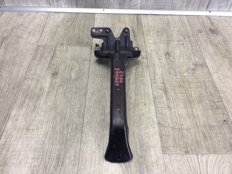 Запчасть кронштейн замка капота PORSCHE CAYENNE 02-07 2006 955 4.5i M48 95550579900 Б/У Кронштейн замка капота PORSCHE CAYENNE 02-07 2006 955 4.5i M48 95550579900 Б/У