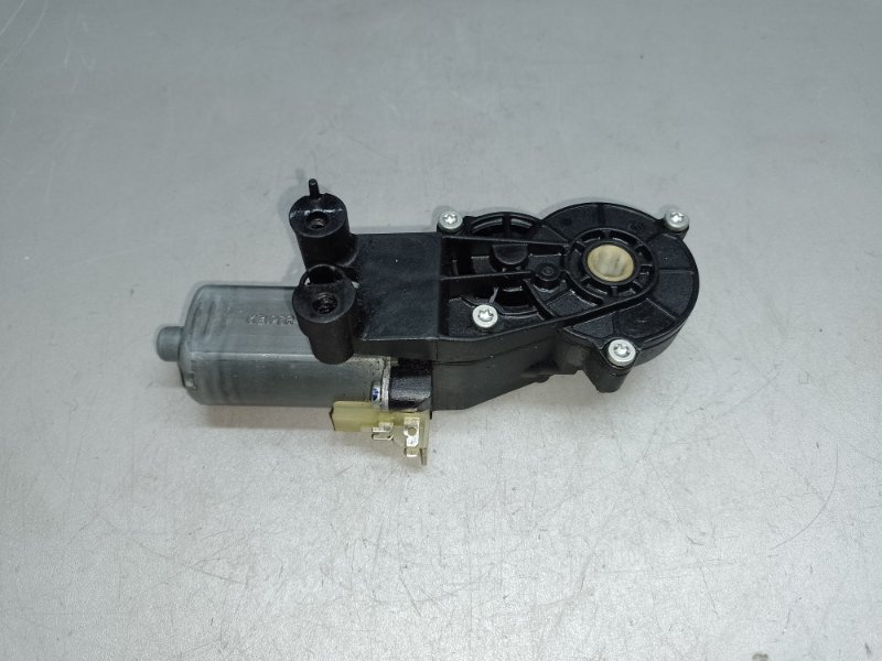 Моторчик регулировки сиденья передний правый MERCEDES GL-CLASS X164 06-12 2011 M273923 4.7L 0 390 203 212 Б/У