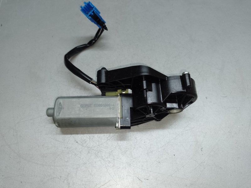 Моторчик регулировки сиденья передний правый GL-CLASS X164 06-12 2011 M273923 4.7L