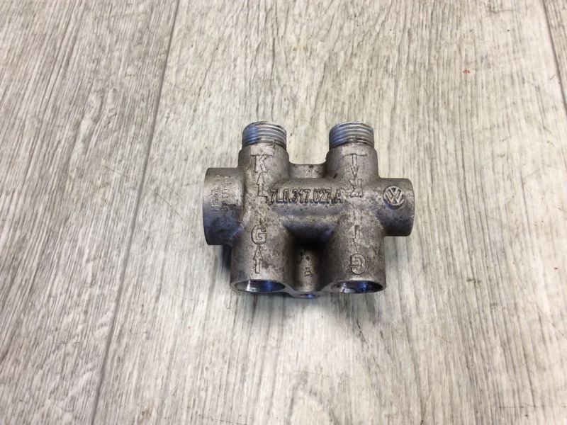 Запчасть термостат PORSCHE CAYENNE 02-07 2006 955 4.5i M48 95530702701 Б/У Термостат PORSCHE CAYENNE 02-07 2006 955 4.5i M48 95530702701 Б/У