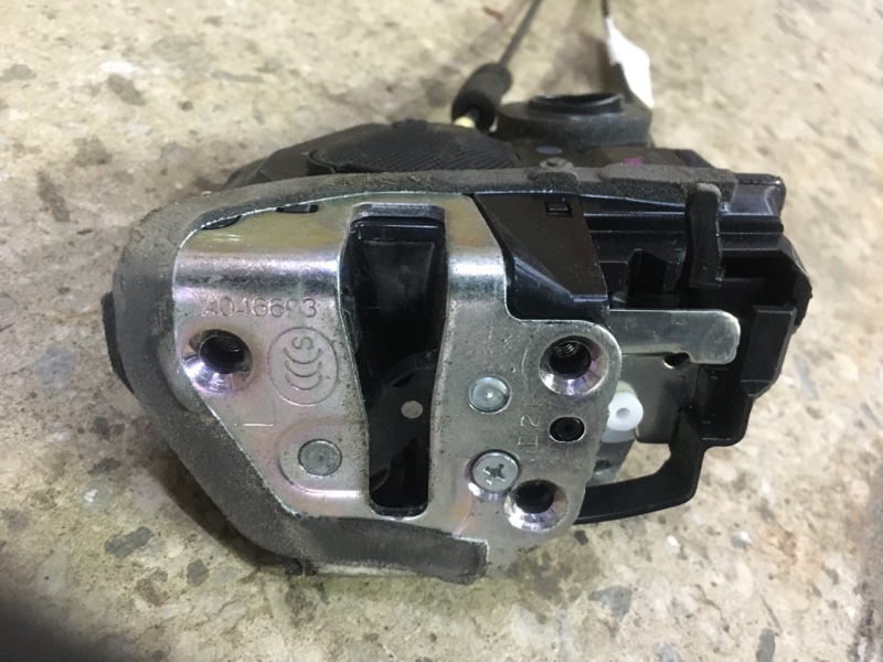 Замок двери задний левый PRIUS PLUS 11-14 2013 ZVW41L 1.8 2ZRFXE Замок двери задний левый PRIUS PLUS 11-14 2013 ZVW41L 1.8 2ZRFXE