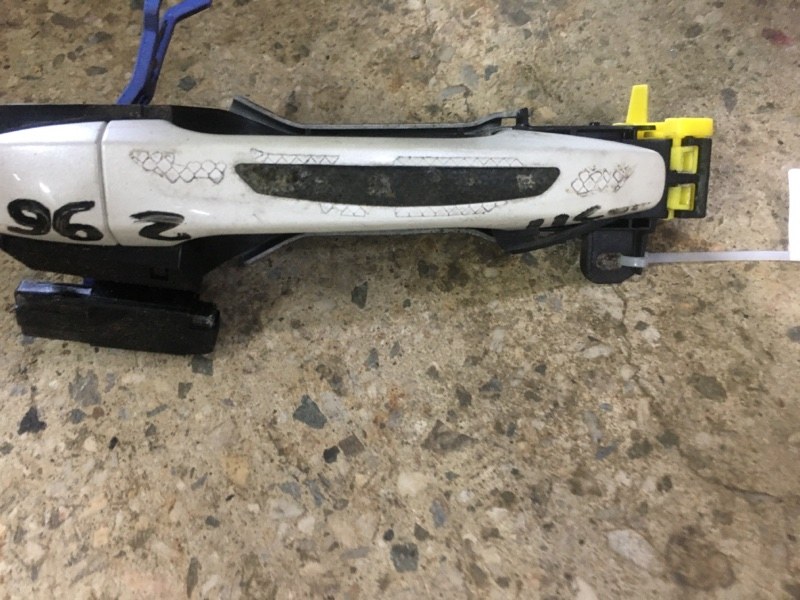 Ручка двери наружная задняя левая PRIUS PLUS 11-14 2013 ZVW41L 1.8 2ZRFXE Ручка двери наружная задняя левая PRIUS PLUS 11-14 2013 ZVW41L 1.8 2ZRFXE