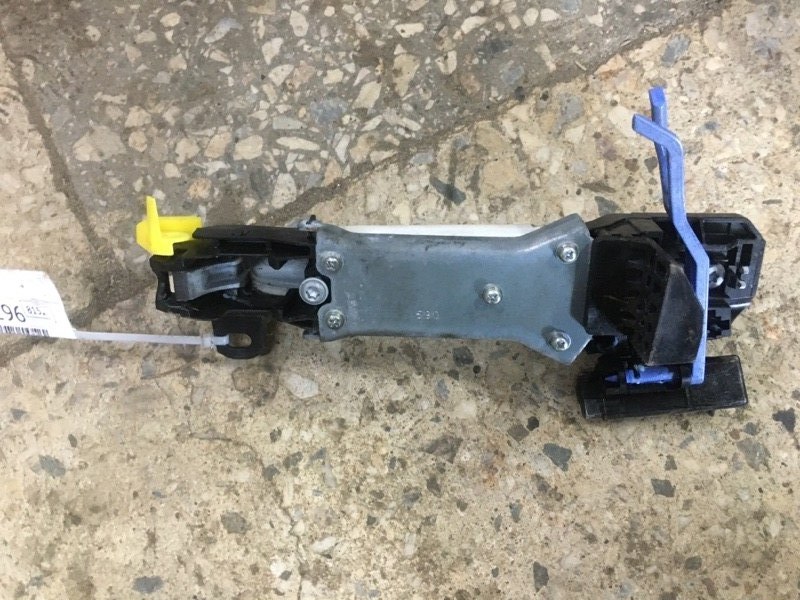 Ручка двери наружная задняя левая TOYOTA PRIUS PLUS 11-14 ZVW41L 1.8 2ZRFXE Ручка двери наружная задняя левая TOYOTA PRIUS PLUS 11-14 ZVW41L 1.8 2ZRFXE