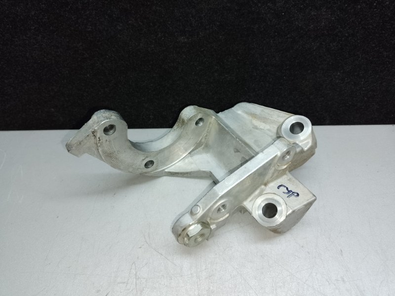 Кронштейн насоса ГУР MITSUBISHI OUTLANDER XL 05-13 2009 3.0 6B31 4450A021 Б/У