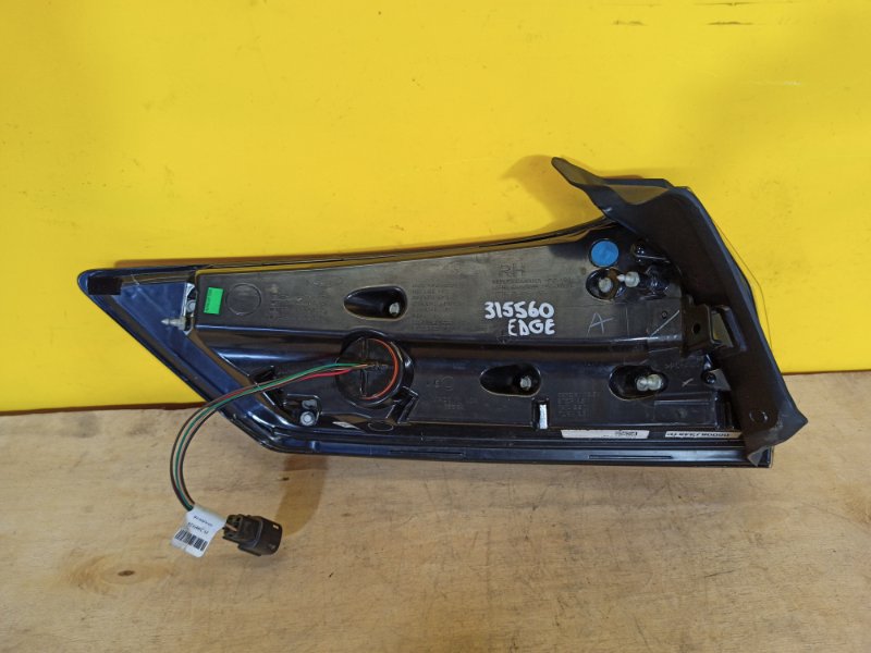 Фонарь наружный правый EDGE 15-