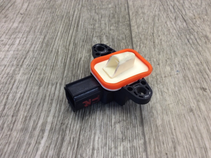 Датчик удара передний левый FORD ESCAPE 12-19 2018 TM2 2.5 T25HDEX H2GZ-14B345-A Б/У