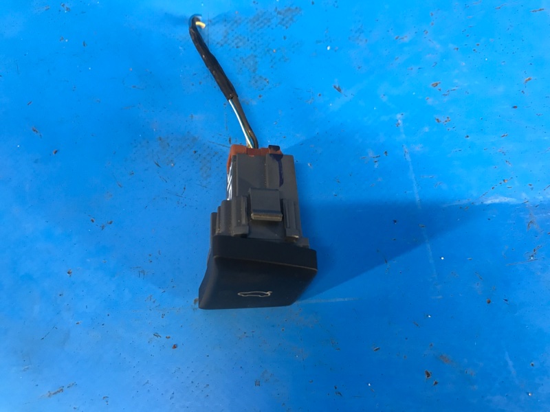 Кнопка открывания багажника внутренняя MKZ 13-20 2017 C20HDTX 2.0L EcoBoost Кнопка открывания багажника внутренняя MKZ 13-20 2017 C20HDTX 2.0L EcoBoost